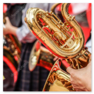 Blasinstrumente aus einem Musikverein des 19. Jahrhunderts