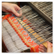 Einfacher Webstuhl mit Leinengewebe