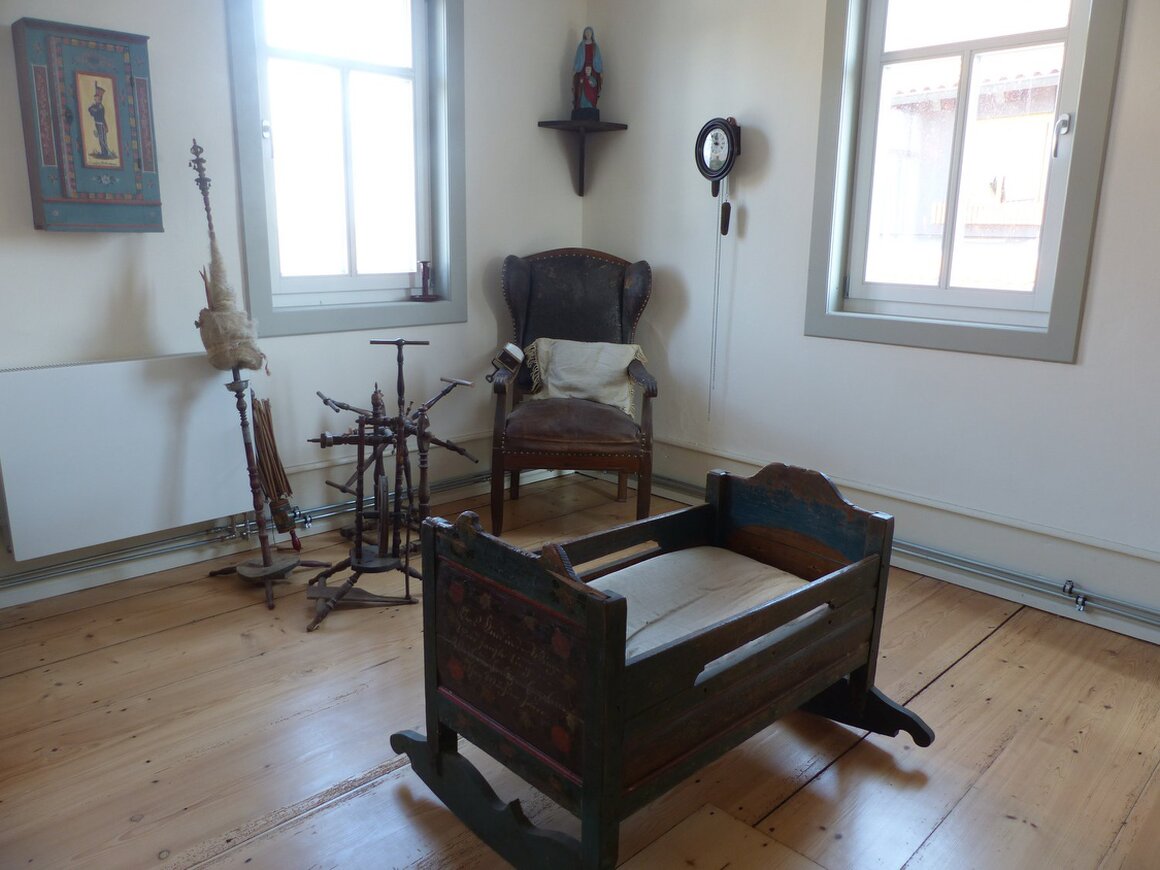 Exponate aus unterschiedlichen Jahrhunderten